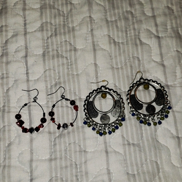 2 pair earrings - Picture 1 of 3